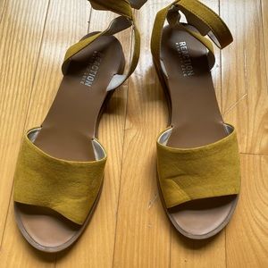 Kenneth Cole Reaction Jolly Low Wedge | Color: Marigold Suede | Size:  6.5